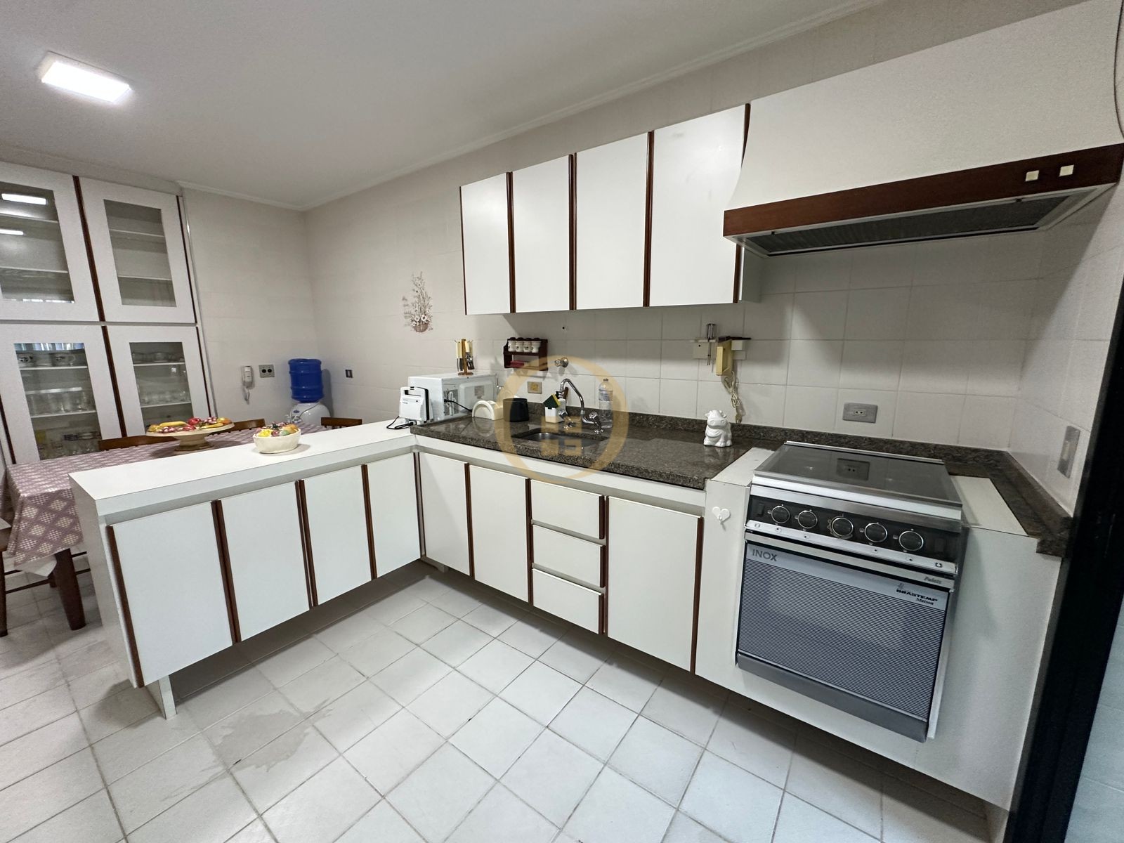 Apartamento na Praia da Enseada, Guarujá - SP