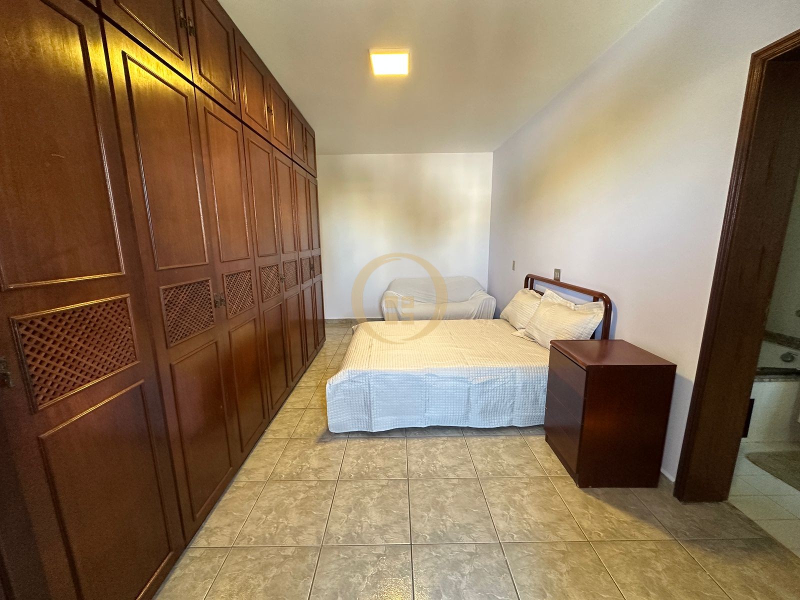 Apartamento na Praia da Enseada, Guarujá - SP