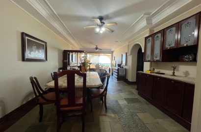 Apartamento na Praia da Enseada, Guarujá - SP