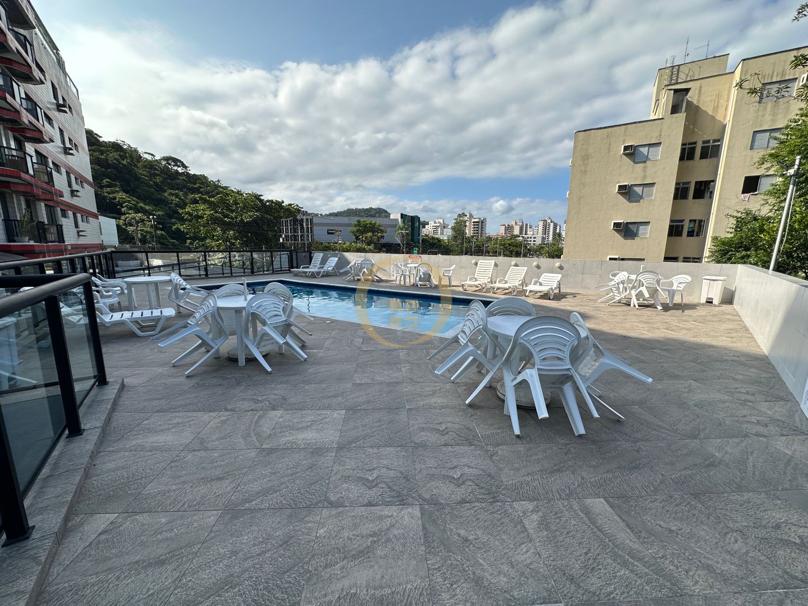 Apartamento na Praia da Enseada, Guarujá - SP