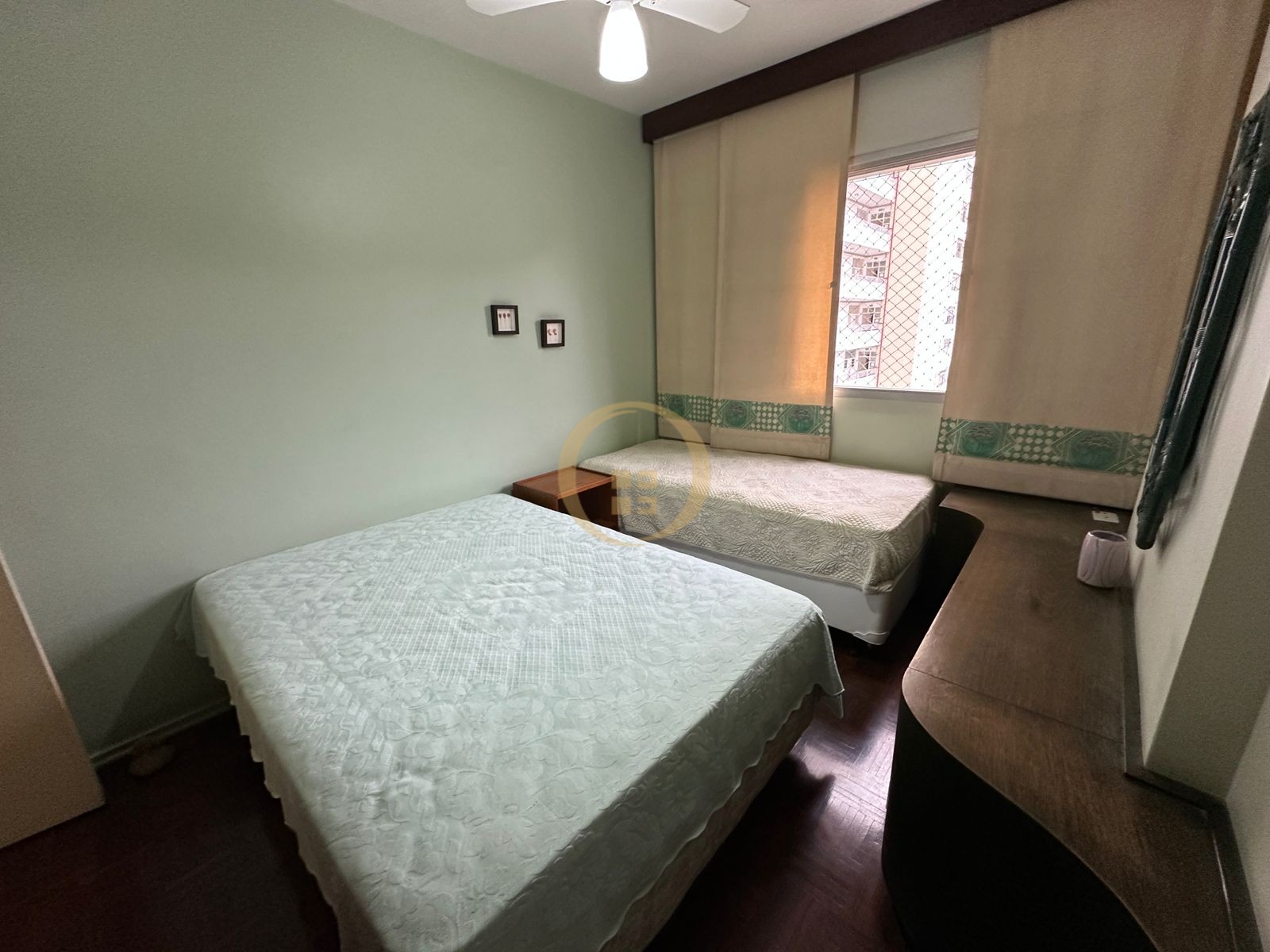 Apartamento na Praia das Pitangueiras, Guarujá - SP