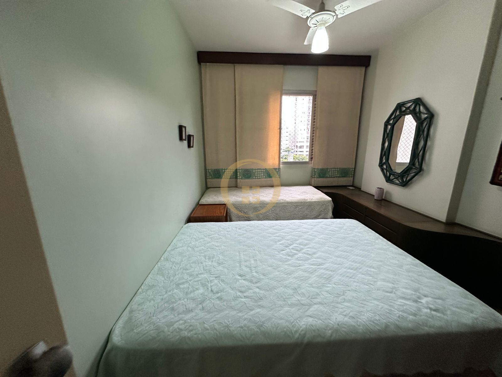 Apartamento na Praia das Pitangueiras, Guarujá - SP