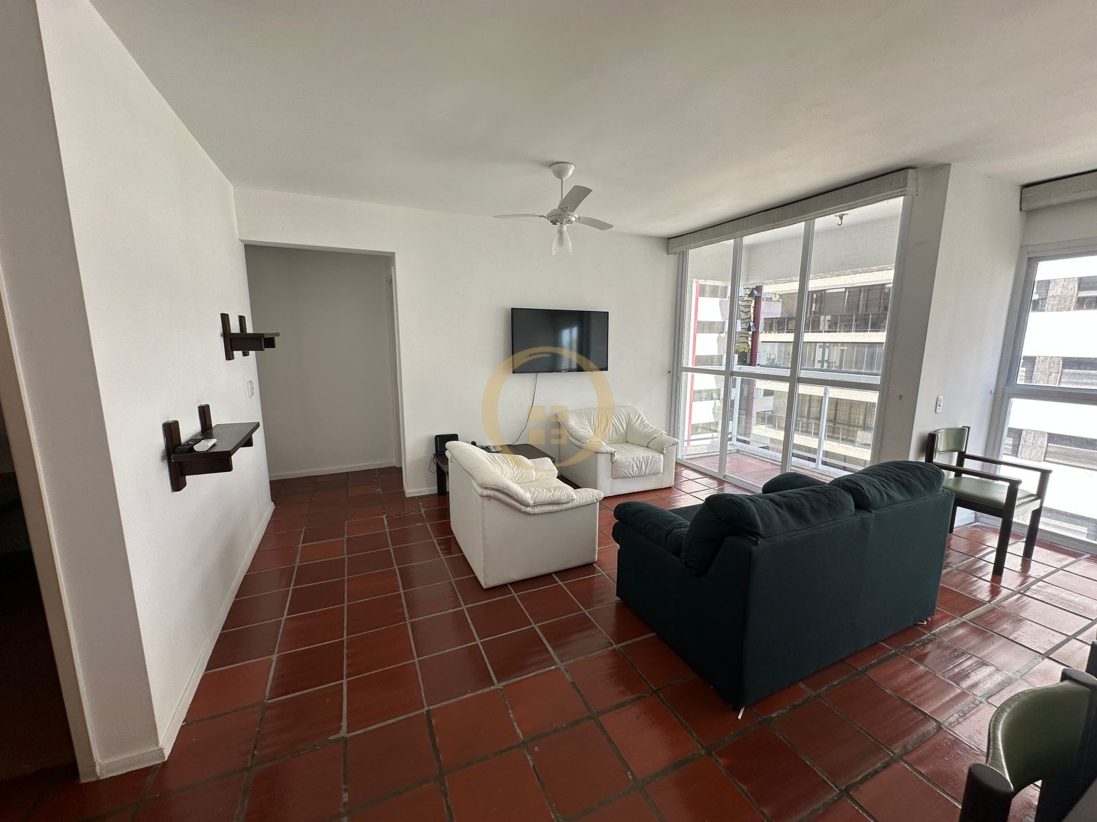 Apartamento na Praia das Pitangueiras, Guarujá - SP