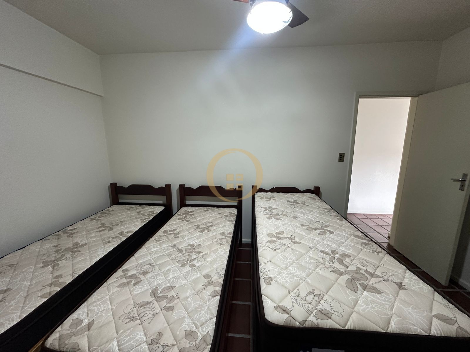 Apartamento na Praia da Enseada, Guarujá - SP