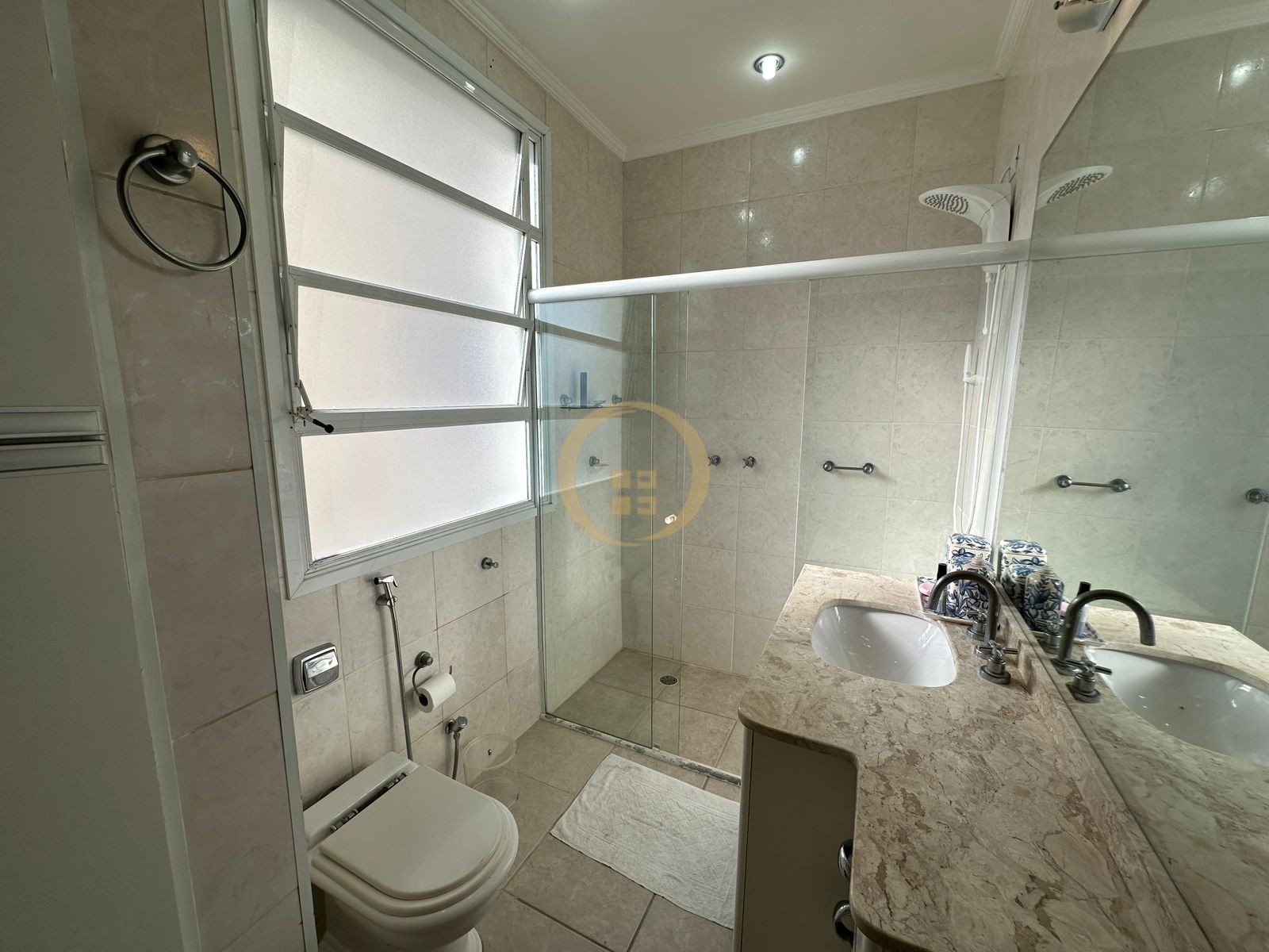 Apartamento Frente ao Mar nas Pitangueiras, Guarujá - SP