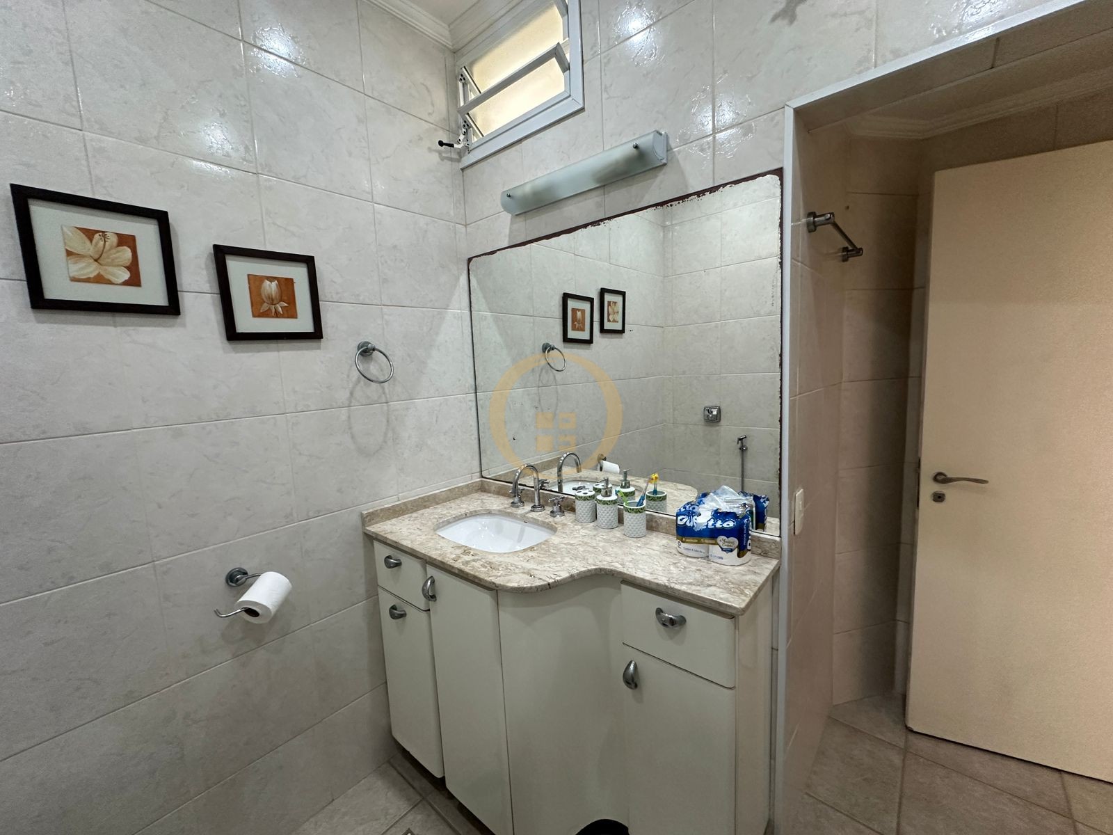 Apartamento Frente ao Mar nas Pitangueiras, Guarujá - SP