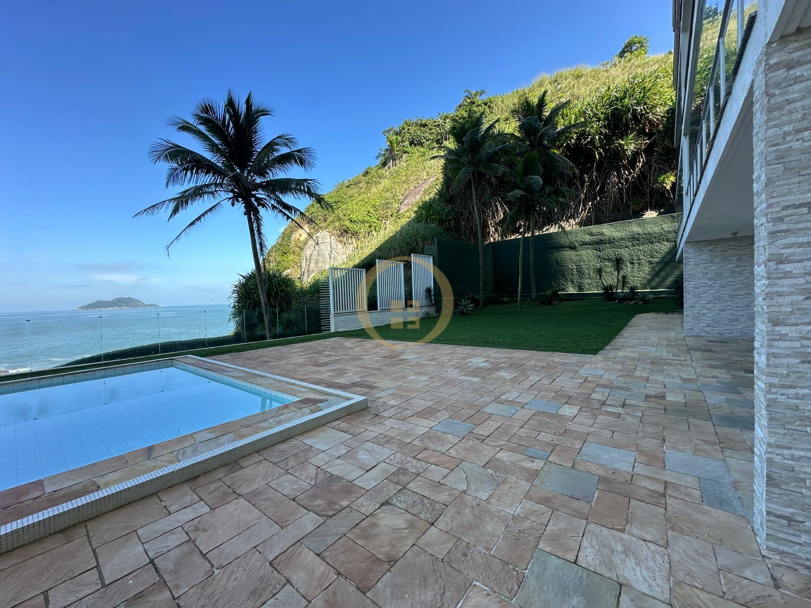Apartamento Frente Mar, Praia das Astúrias, Guarujá - SP