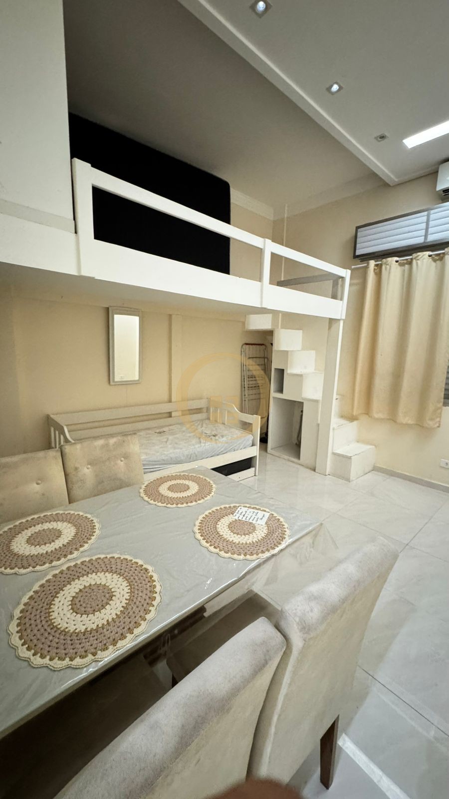 Apartamento na Praia das Pitangueiras, Guarujá - SP