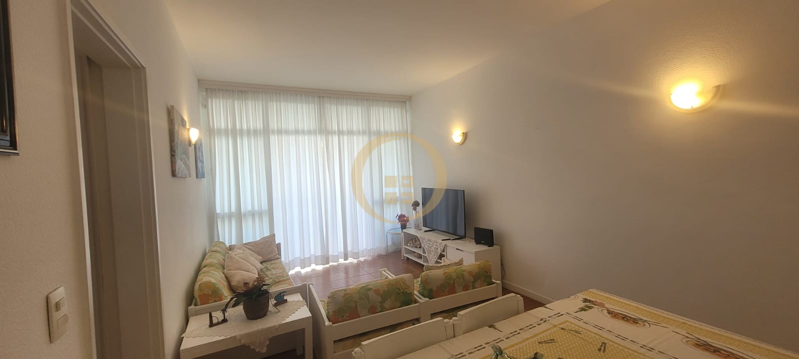 Apartamento na Praia das Pitangueiras, Guarujá - SP