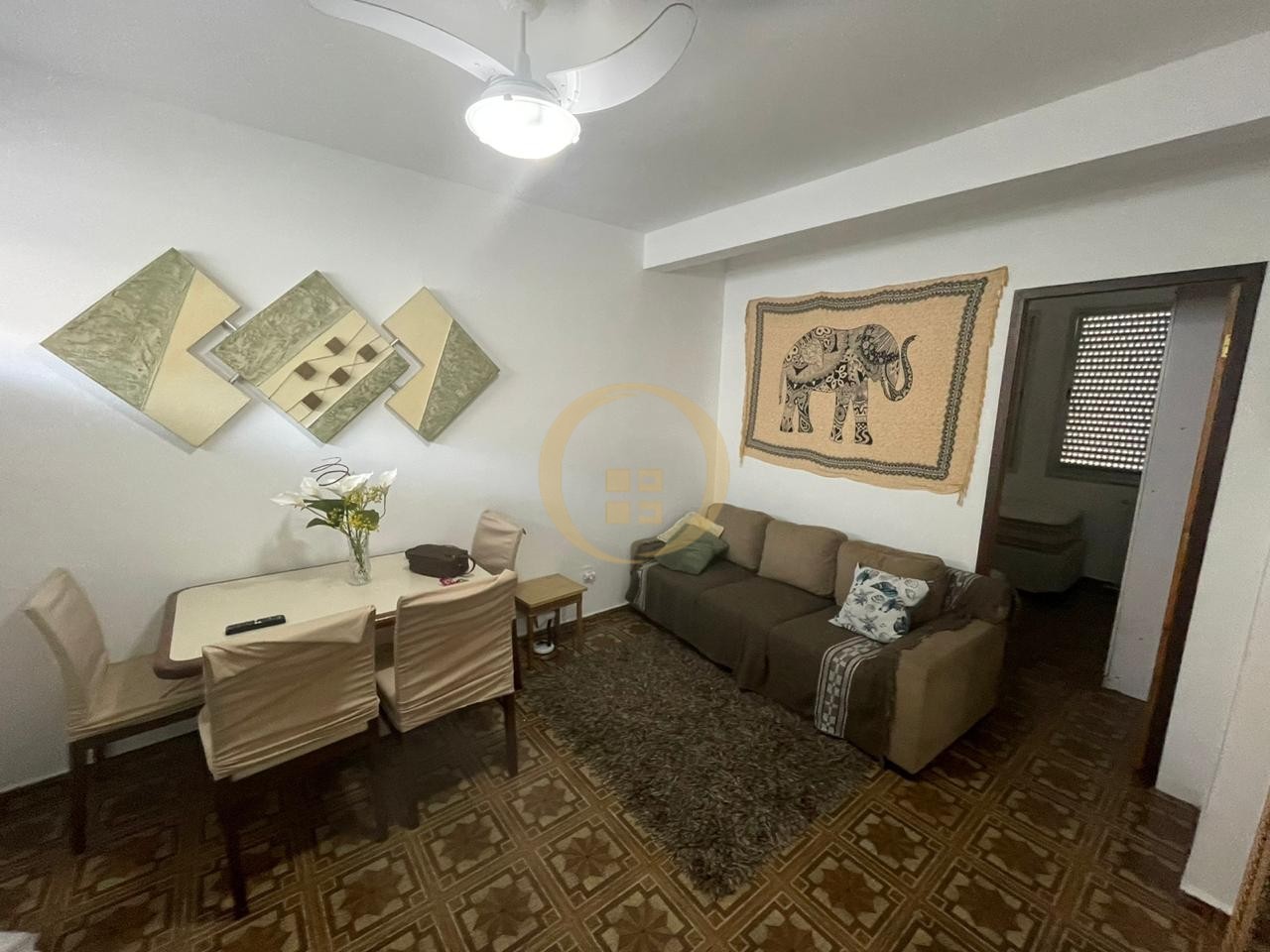 Apartamento na Praia das Pitangueiras, Guarujá - SP