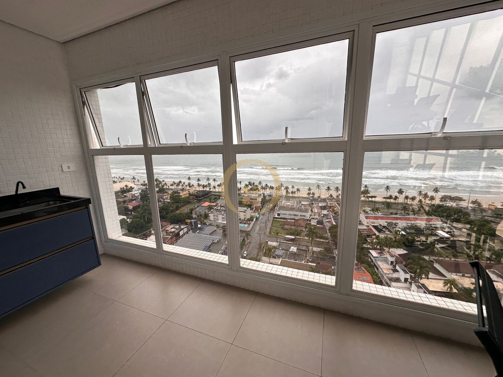 Apartamento na Praia da Enseada, Guarujá - SP