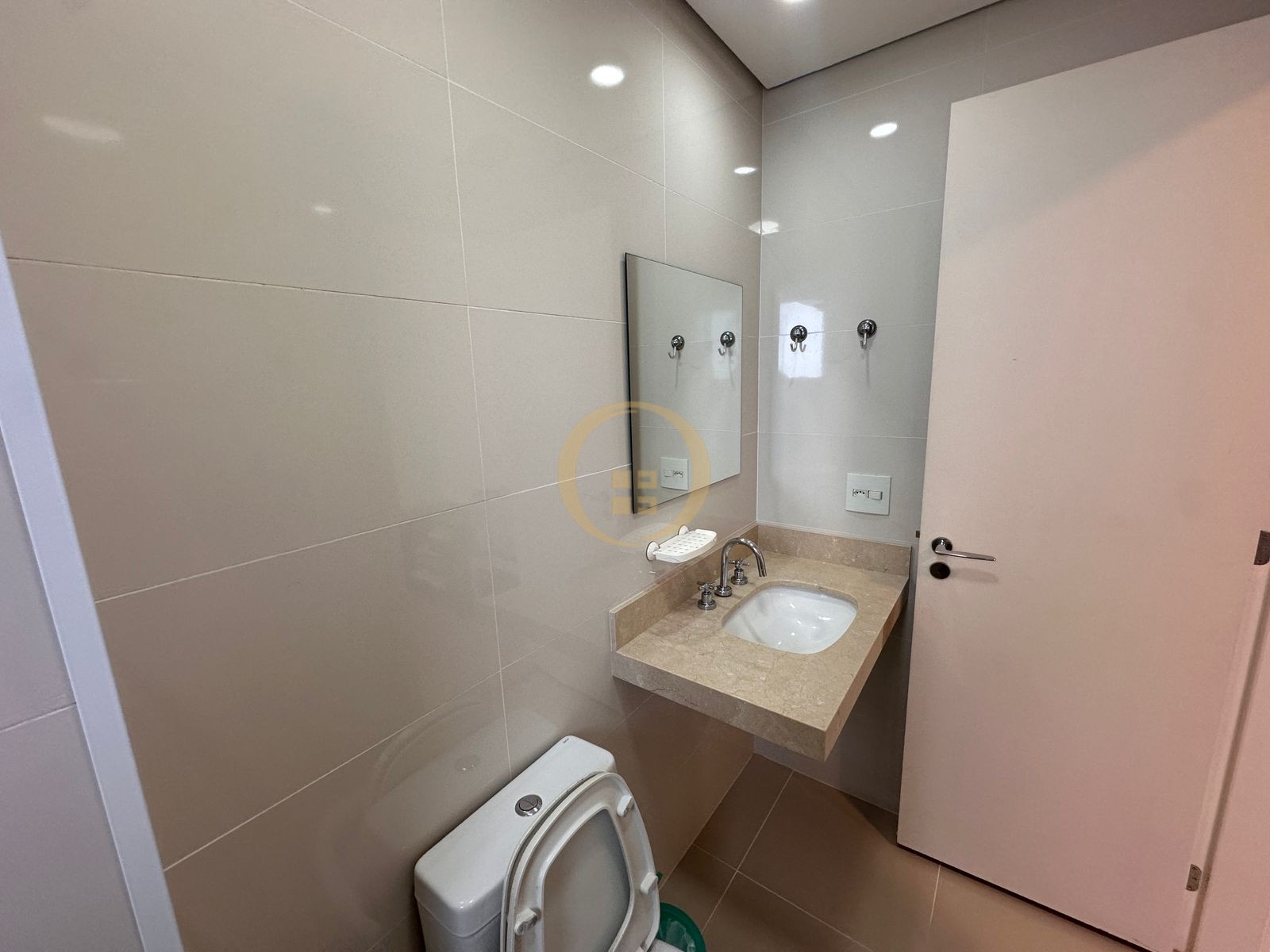 Apartamento na Praia da Enseada, Guarujá - SP