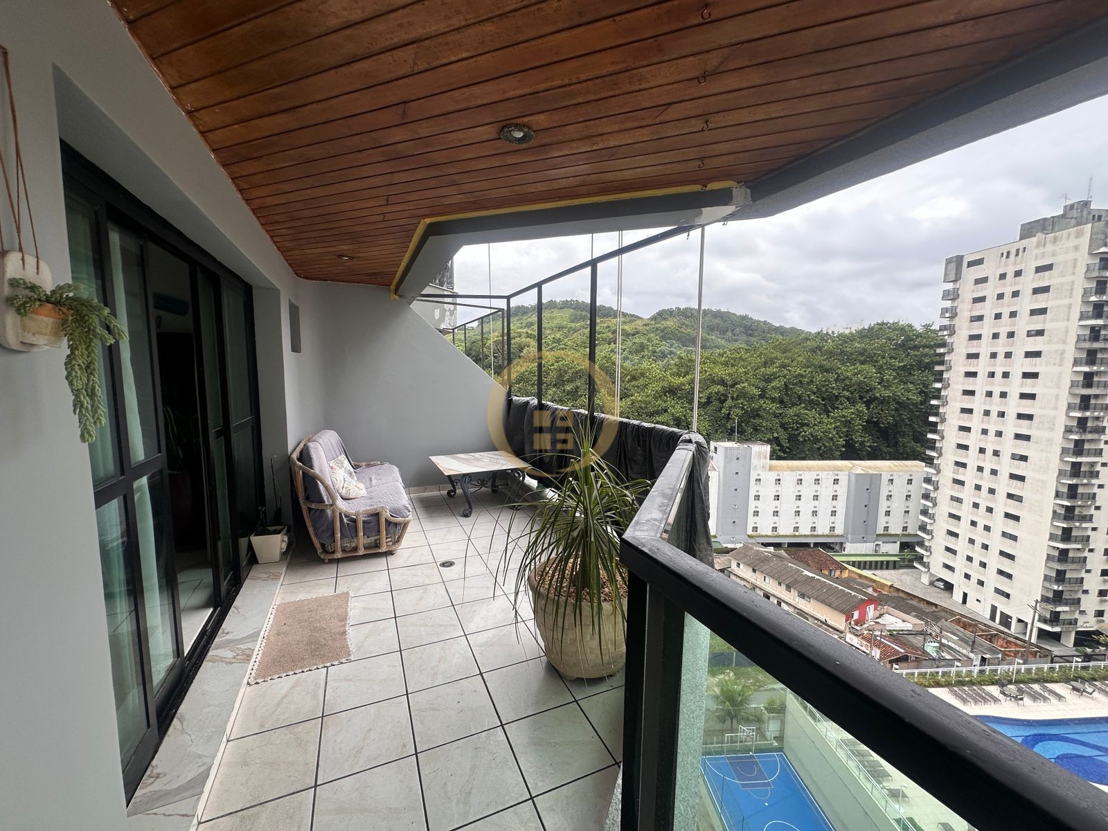 Apartamento na Praia das Astúrias, Guarujá - SP