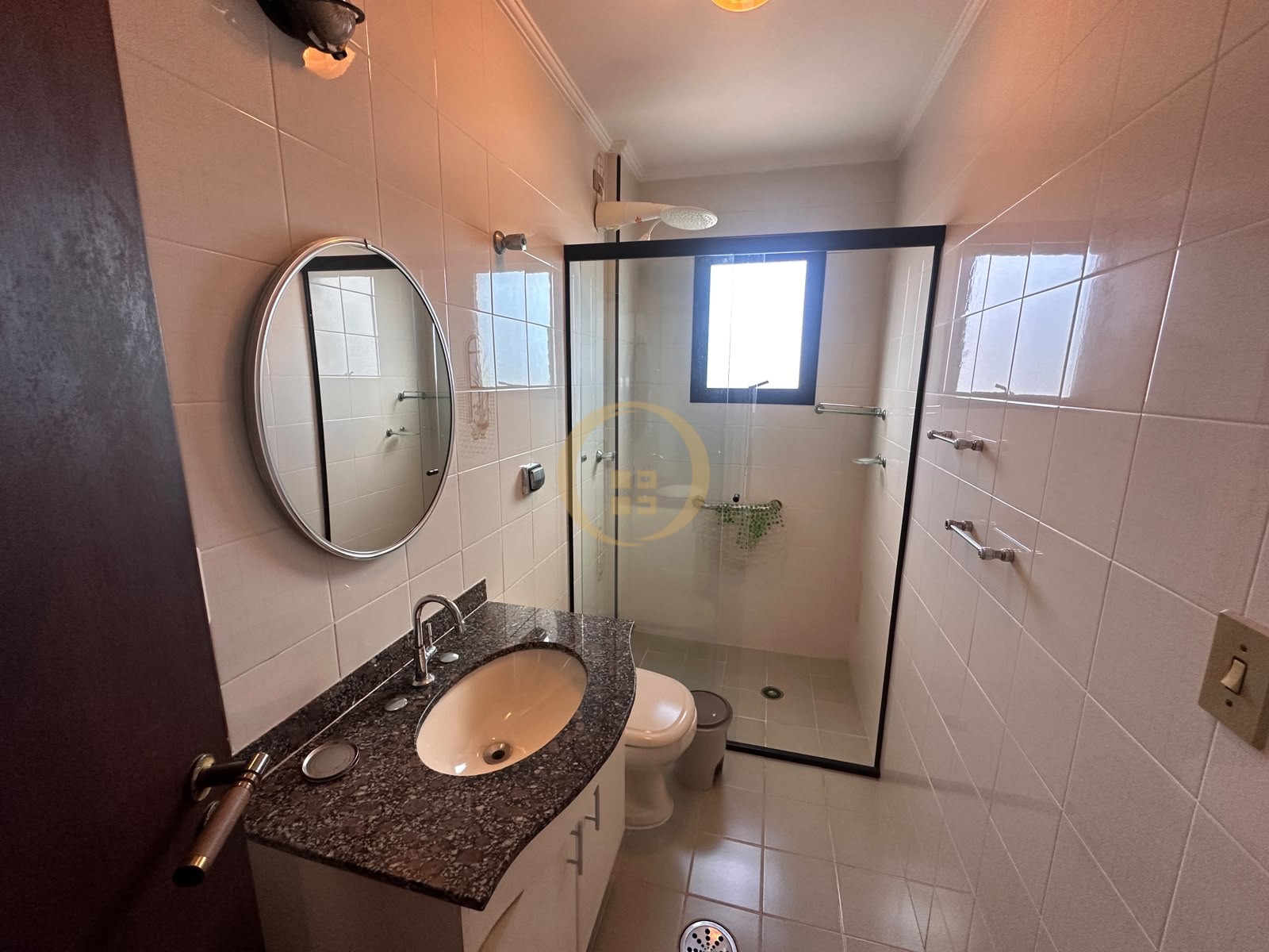 Apartamento na Praia da Enseada, Guarujá - SP