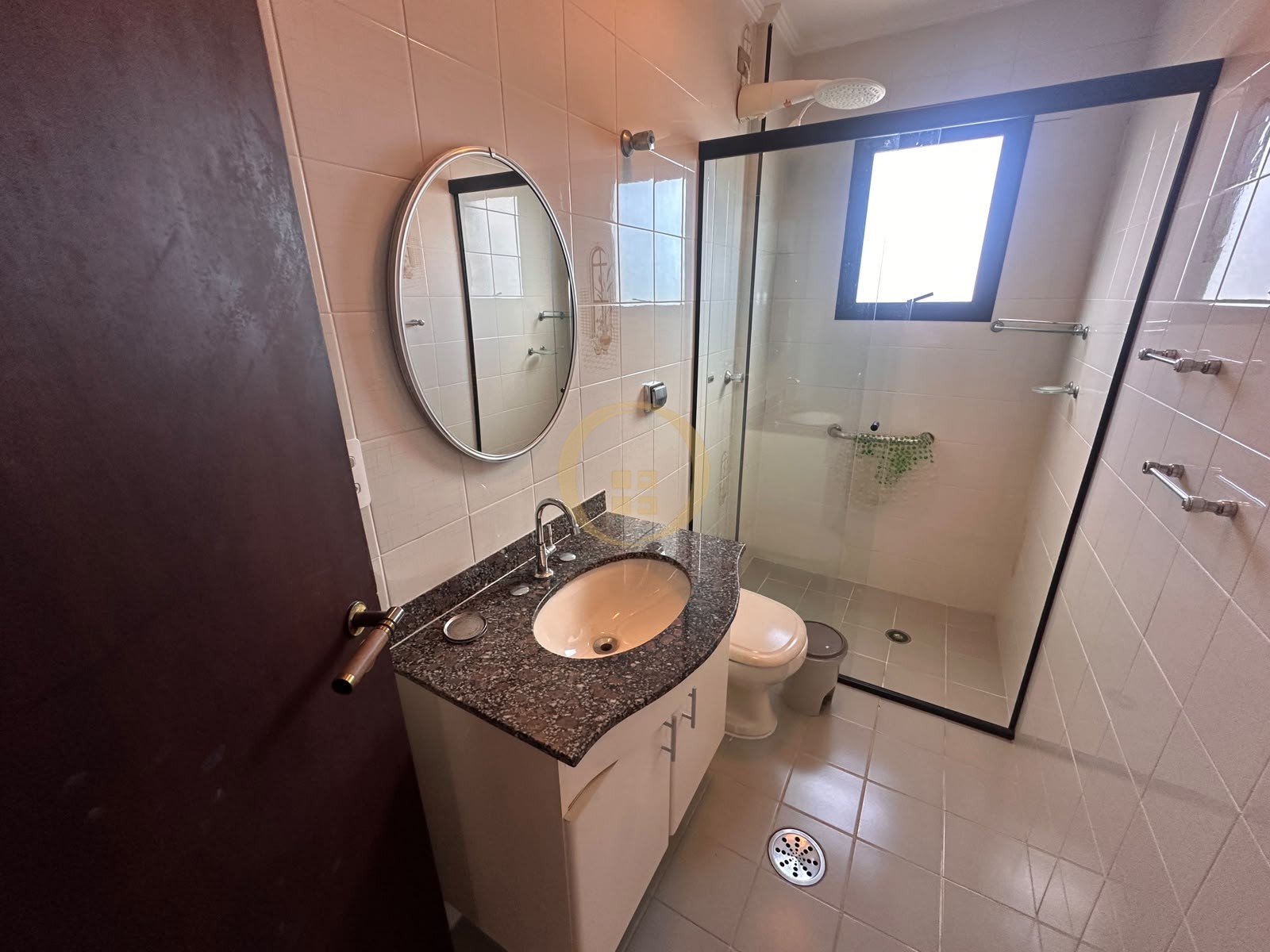 Apartamento na Praia da Enseada, Guarujá - SP
