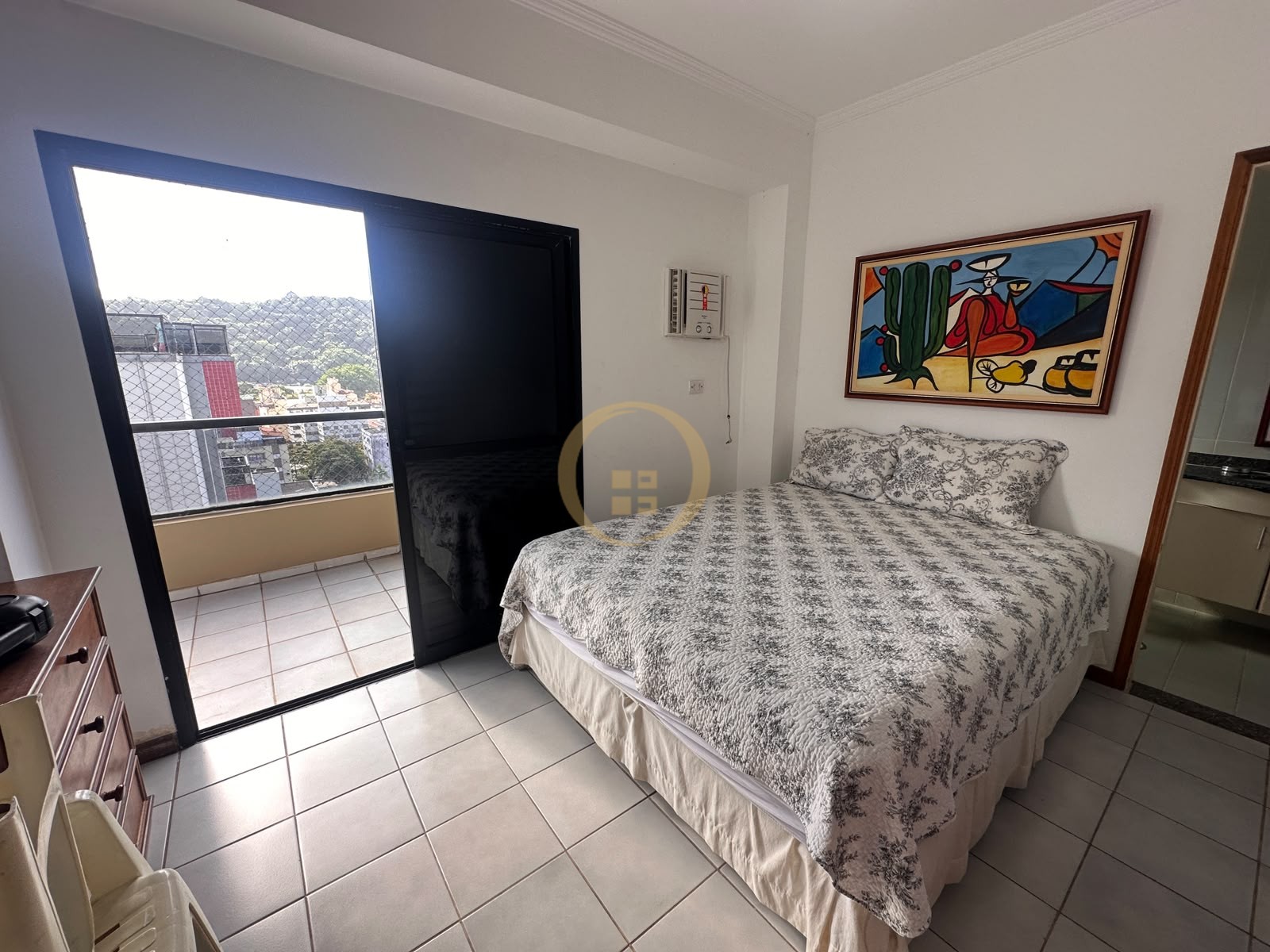 Apartamento na Praia da Enseada, Guarujá - SP