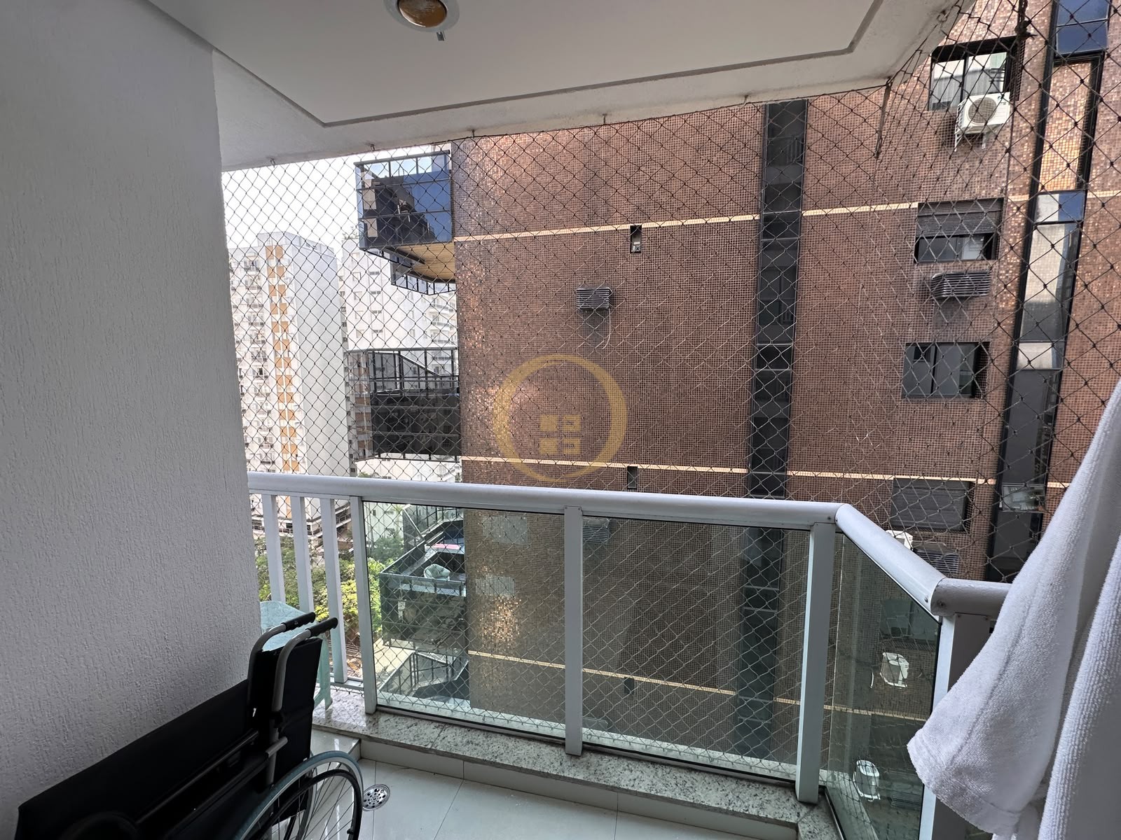 Apartamento na Praia das Pitangueiras, Guarujá - SP