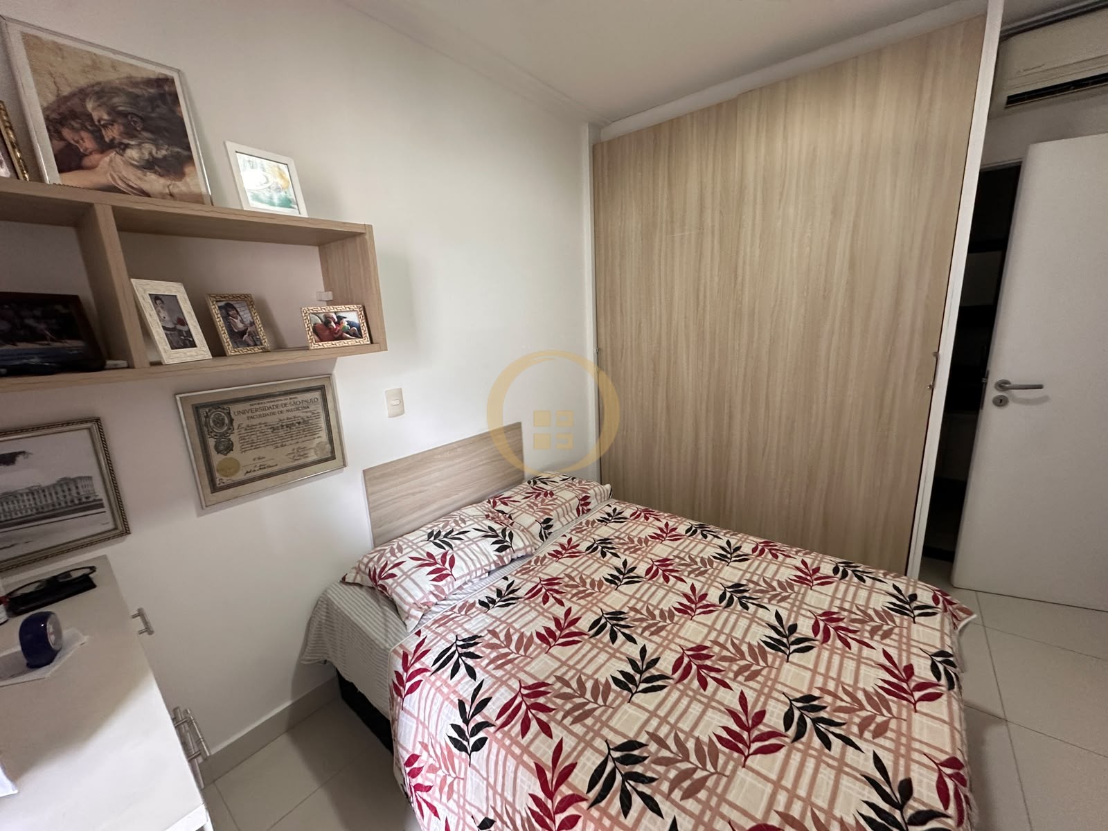 Apartamento na Praia das Pitangueiras, Guarujá - SP