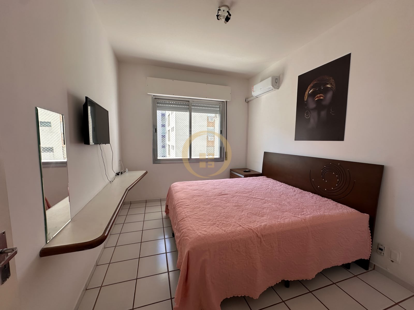 Apartamento na Praia das Pitangueiras, Guarujá - SP