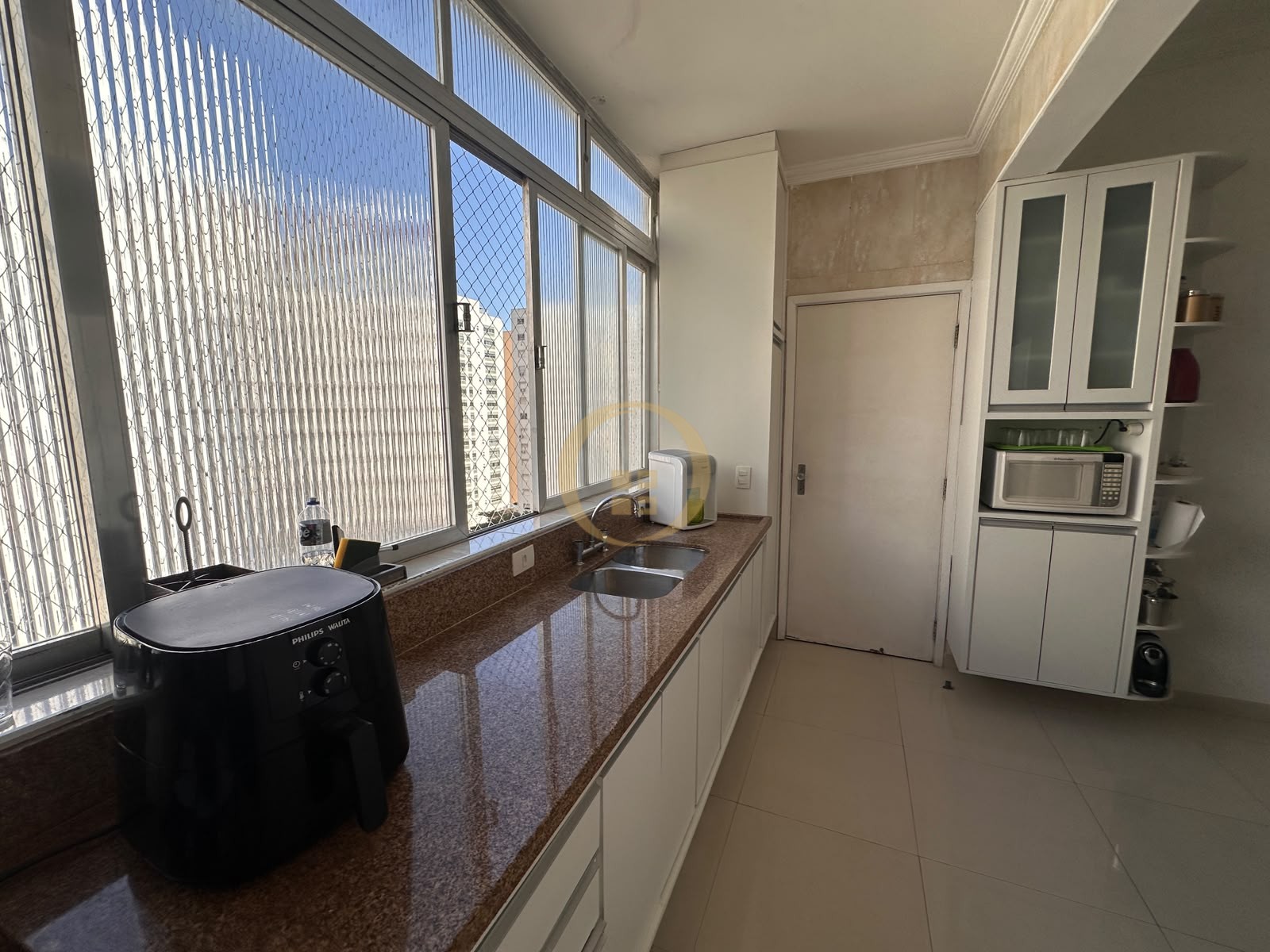 Apartamento na Praia das Pitangueiras, Guarujá - SP