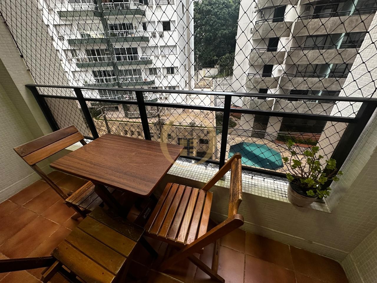 Apartamento na Praia das Pitangueiras, Guarujá - SP