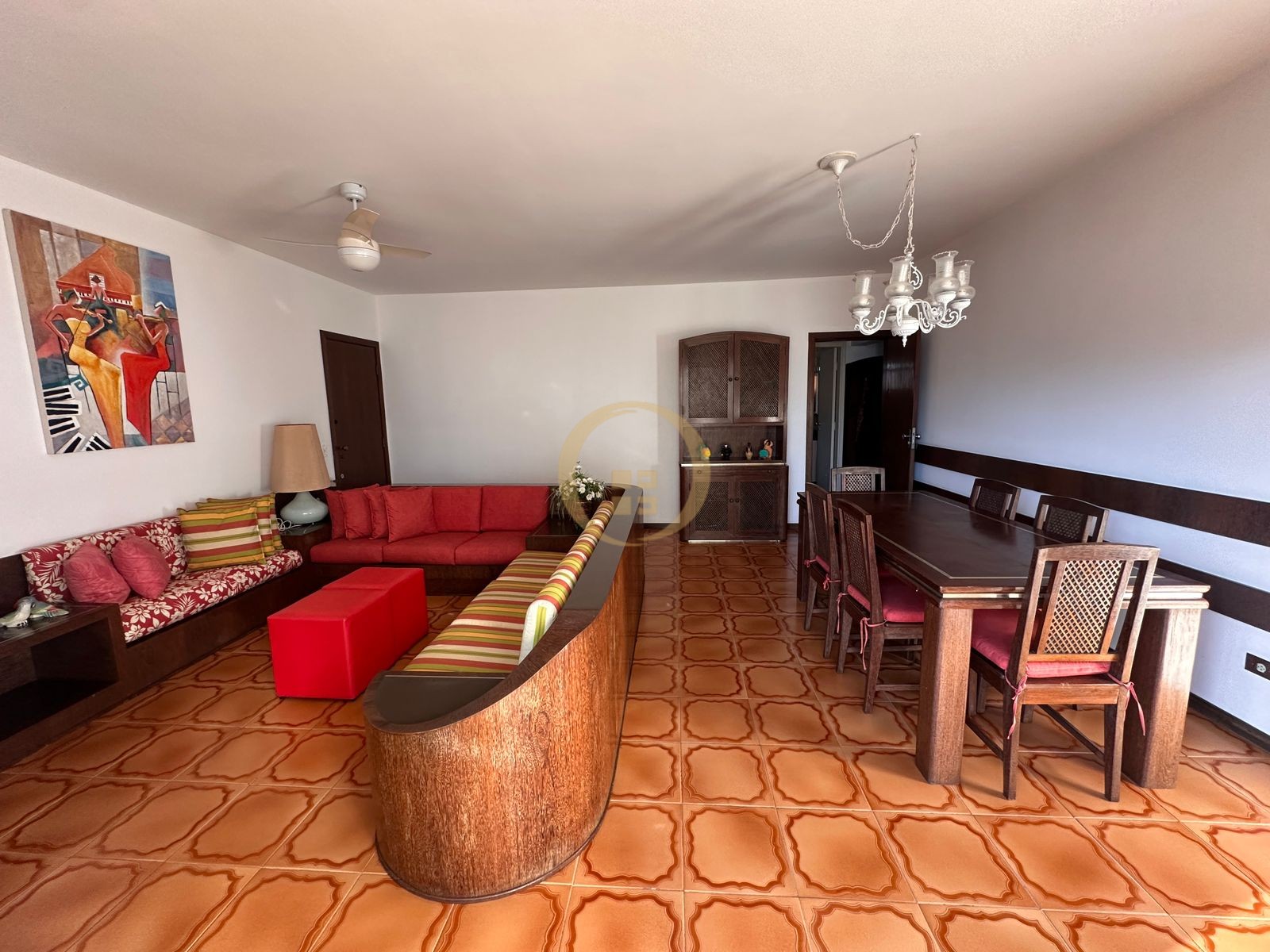 Apartamento na Praia das Pitangueiras, Guarujá - SP