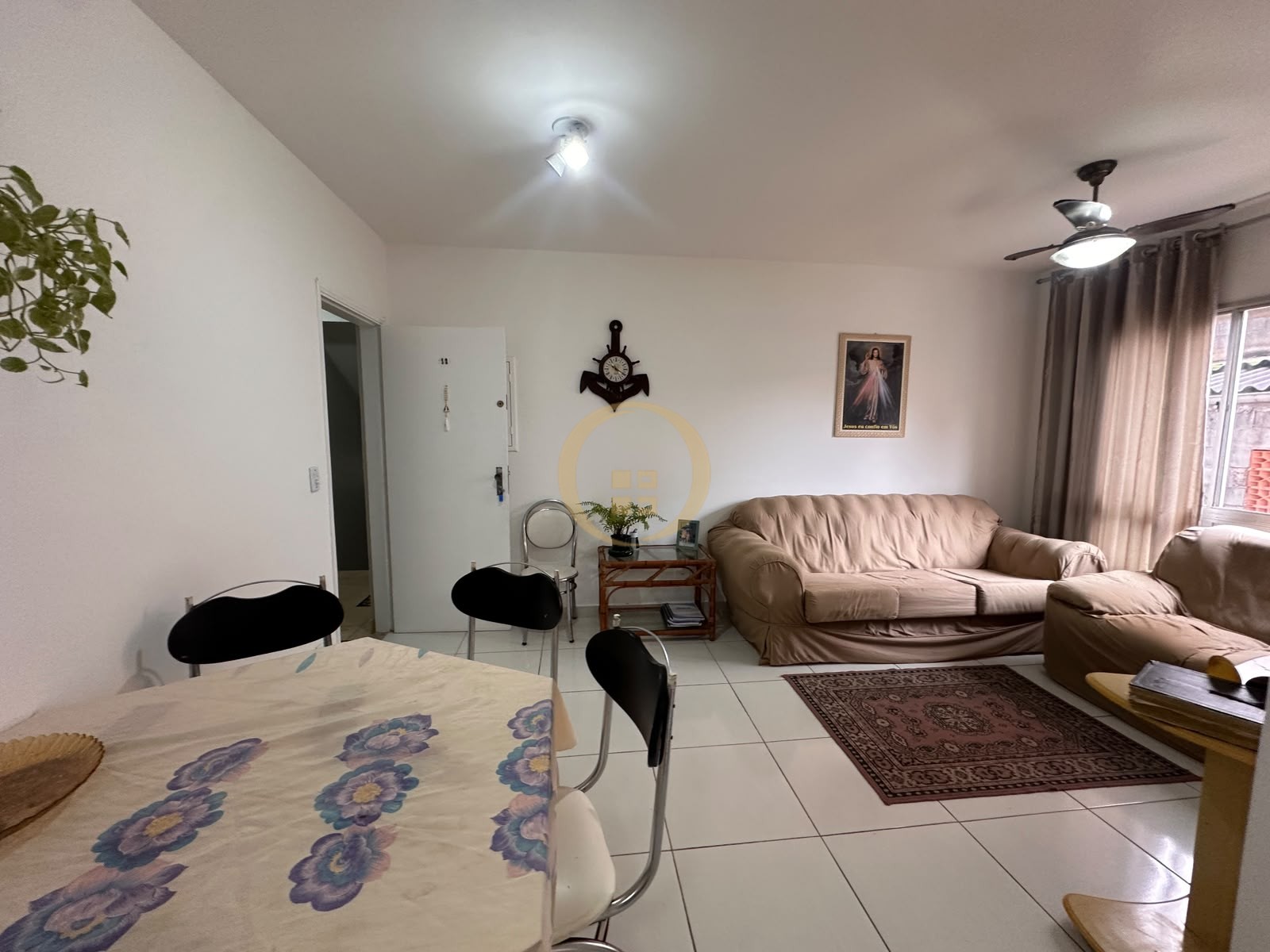 Apartamento na Praia da Enseada, Guarujá - SP