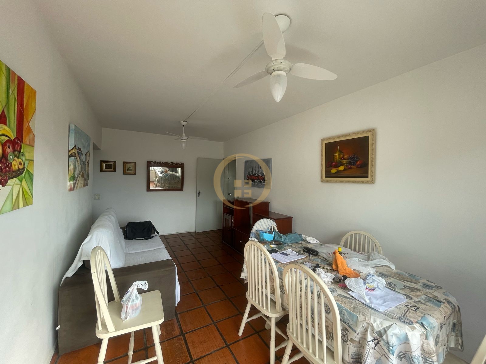 Apartamento na Praia das Pitangueiras, Guarujá - SP