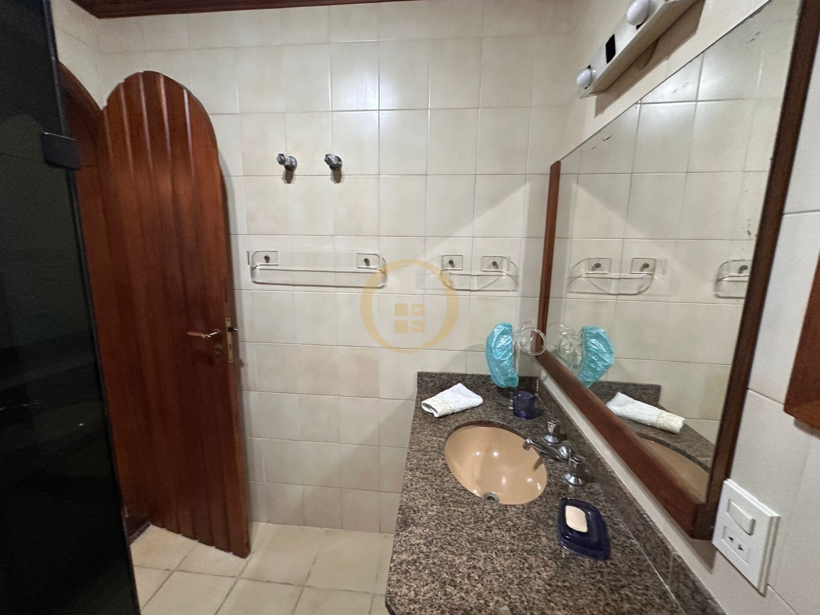 Apartamento na Praia da Enseada, Guarujá - SP