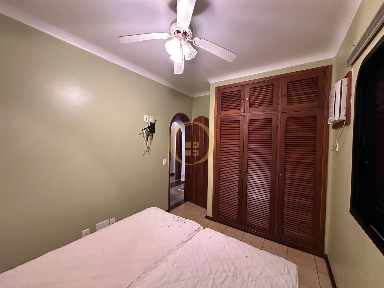 Apartamento na Praia da Enseada, Guarujá - SP