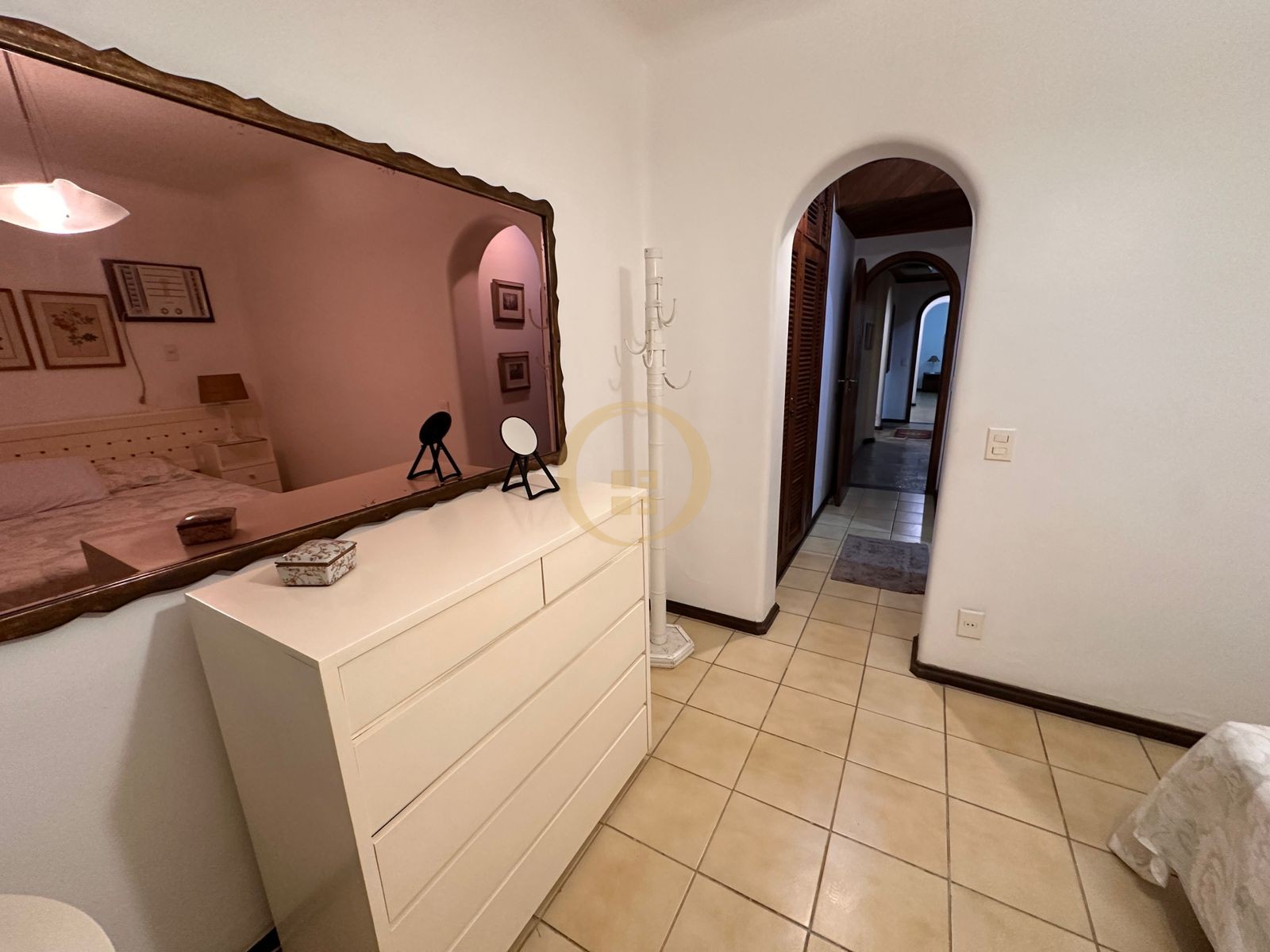 Apartamento na Praia da Enseada, Guarujá - SP