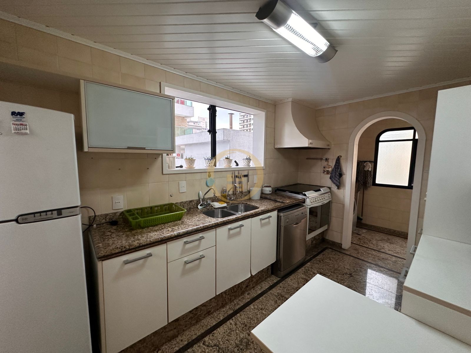 Apartamento na Praia da Enseada, Guarujá - SP