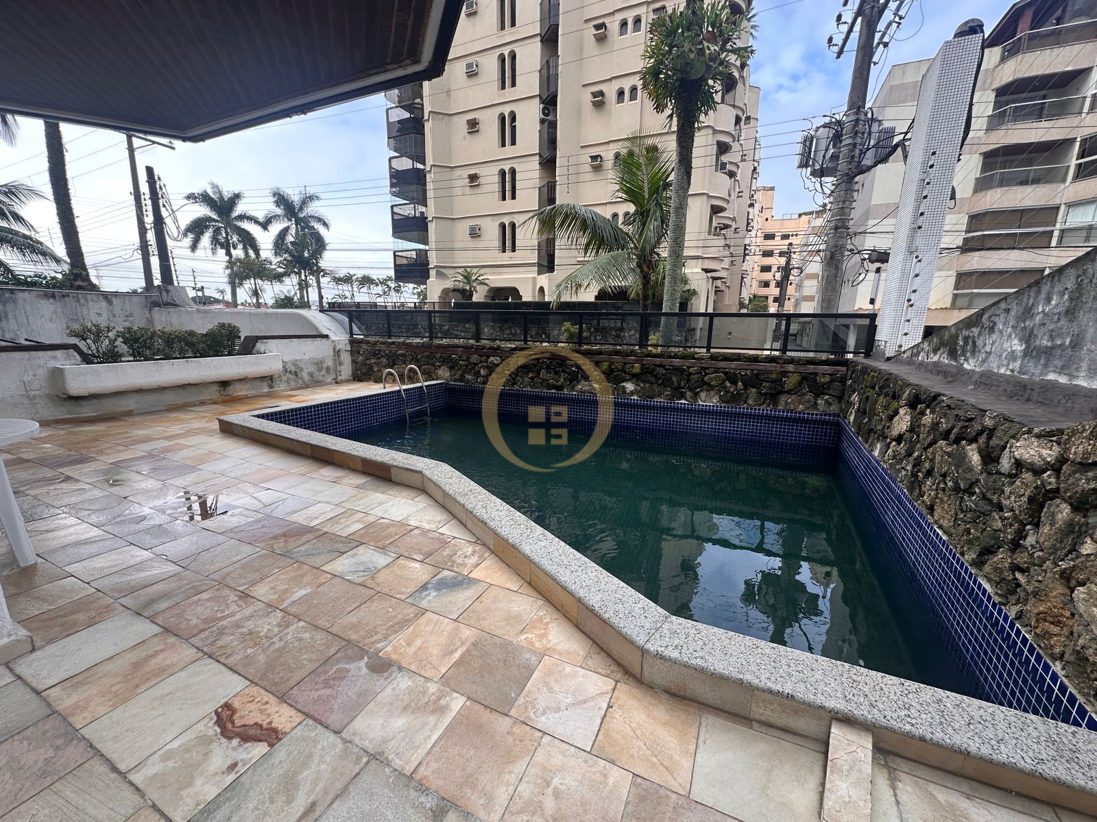 Apartamento na Praia da Enseada, Guarujá - SP