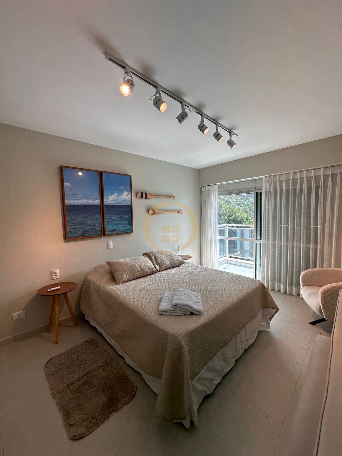 Apartamento Frente ao Mar nas Pitangueiras, Guarujá - SP