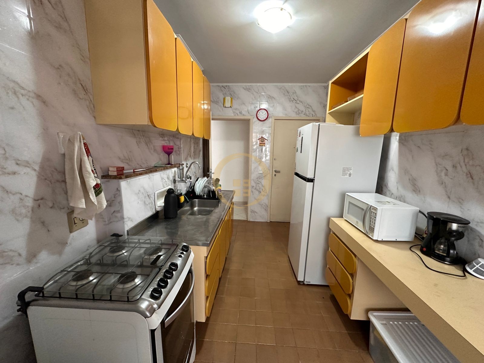 Apartamento na Praia das Pitangueiras, Guarujá - SP