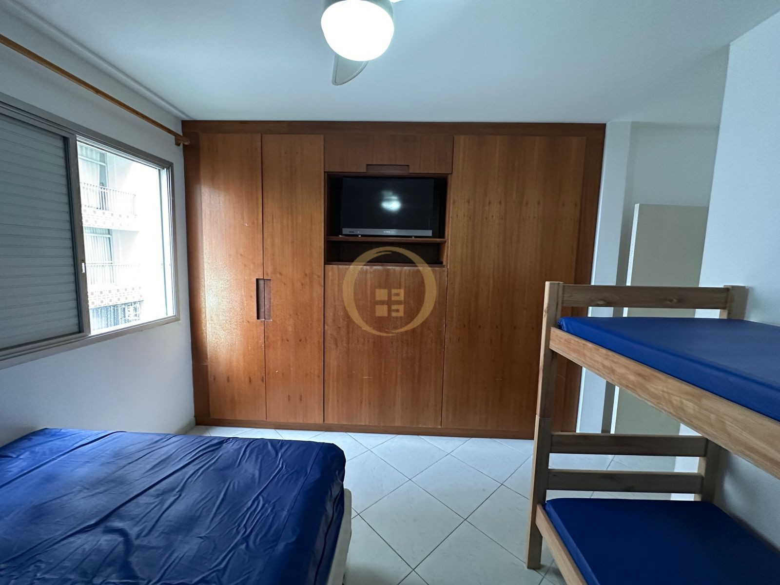 Apartamento na Praia das Pitangueiras, Guarujá - SP