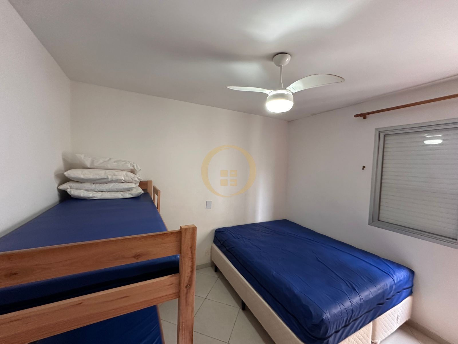 Apartamento na Praia das Pitangueiras, Guarujá - SP