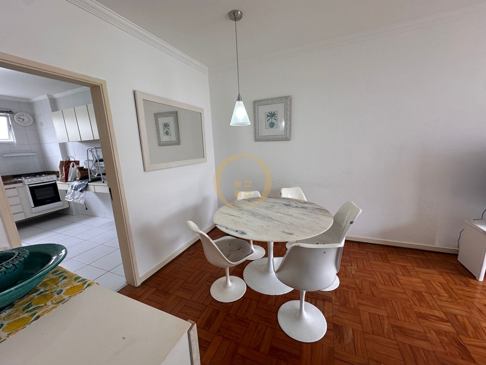 Apartamento na Praia das Pitangueiras, Guarujá - SP