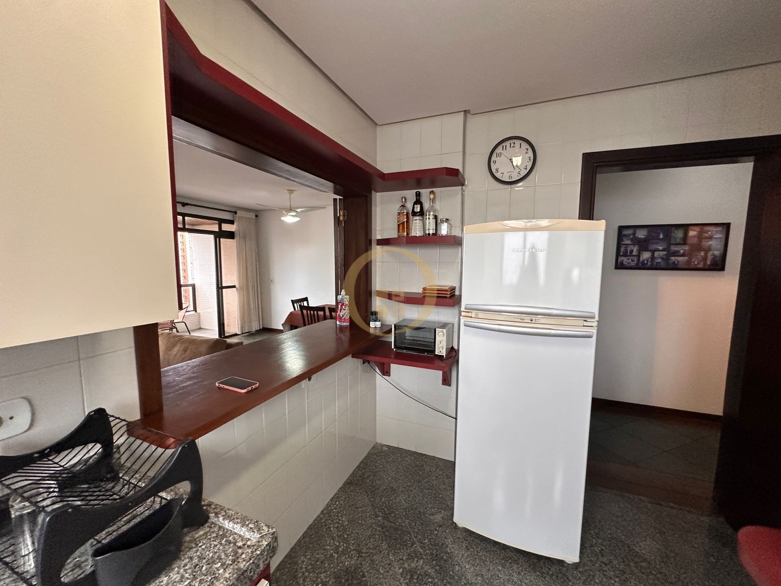 Apartamento na Praia das Pitangueiras, Guarujá - SP