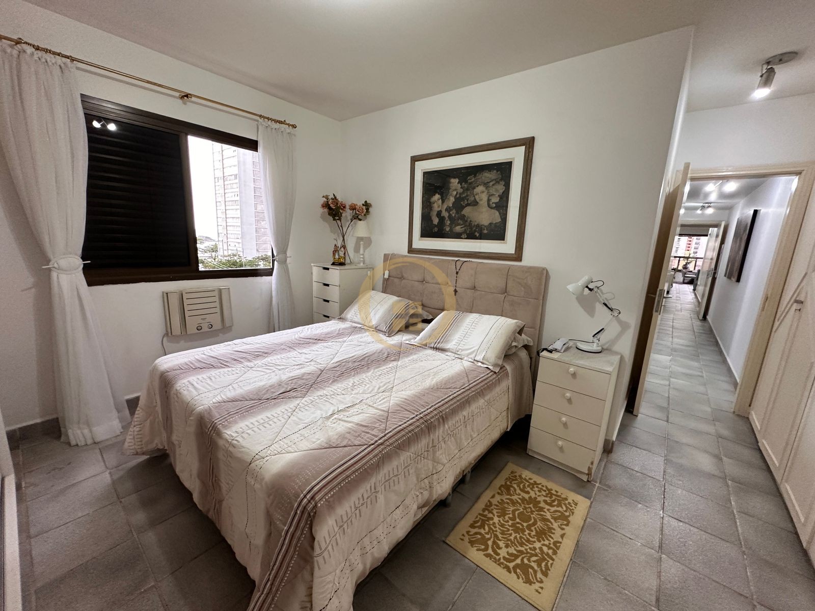 Apartamento na Praia das Pitangueiras, Guarujá - SP