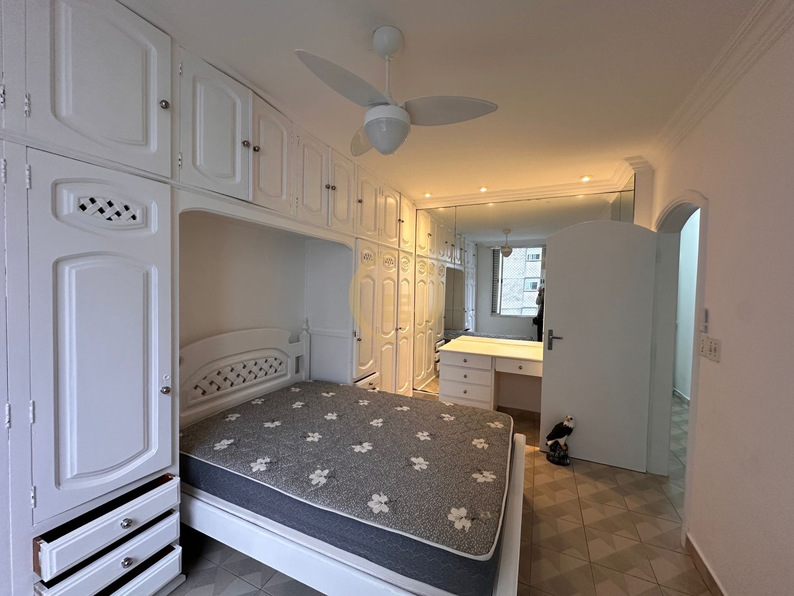Apartamento Frente ao Mar nas Pitangueiras, Guarujá - SP