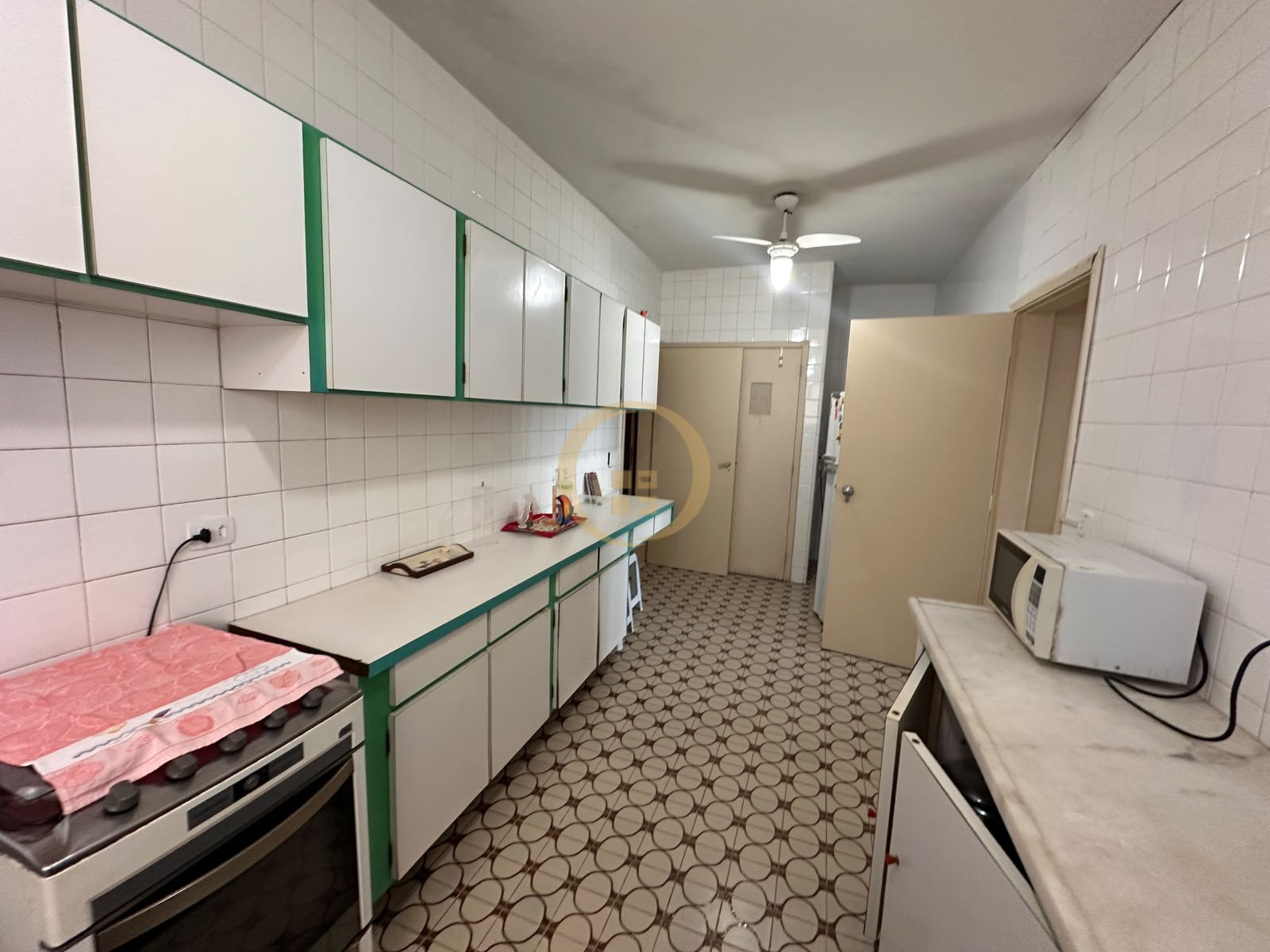 Apartamento Frente ao Mar nas Pitangueiras, Guarujá - SP