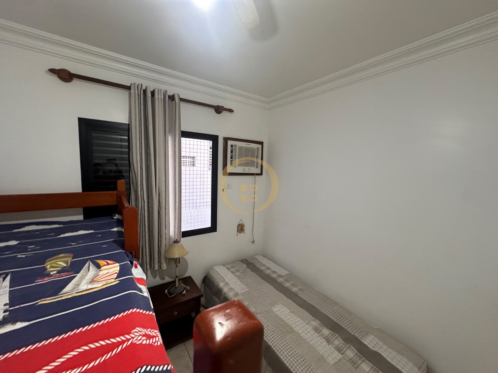 Apartamento na Praia das Pitangueiras, Guarujá - SP