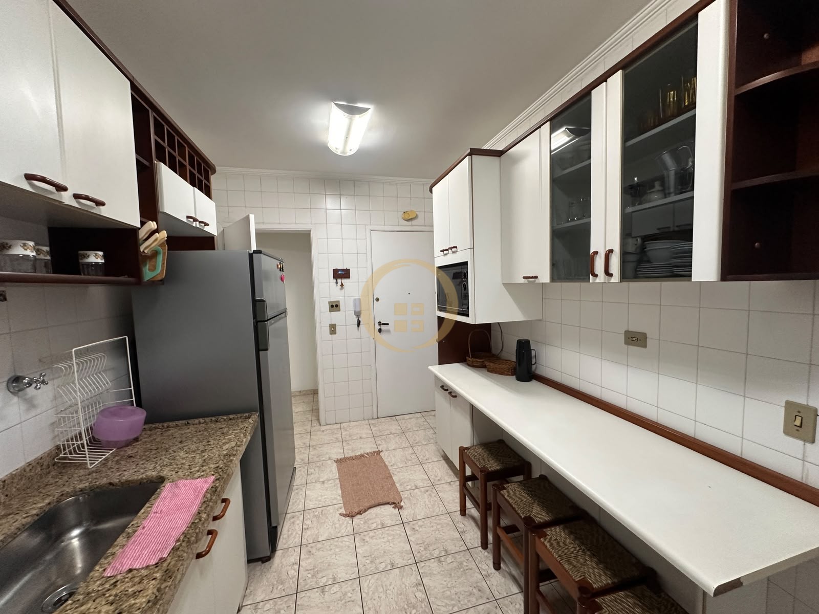 Apartamento na Praia das Pitangueiras, Guarujá - SP