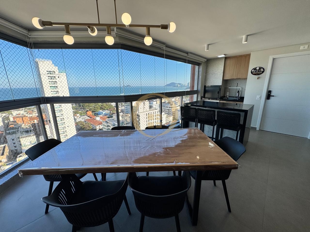 Apartamento na Praia da Enseada, Guarujá - SP