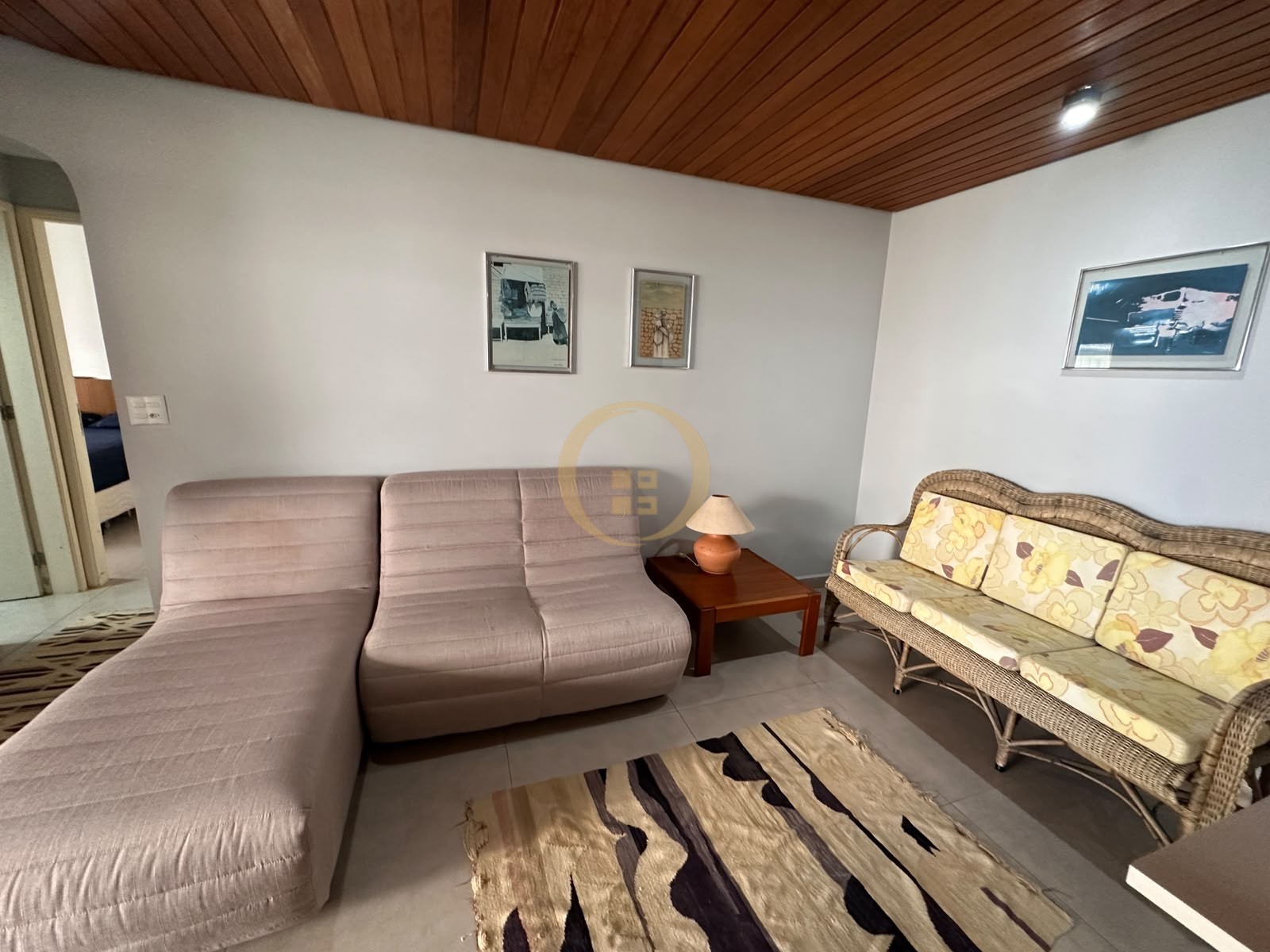 Apartamento na Praia das Pitangueiras, Guarujá - SP