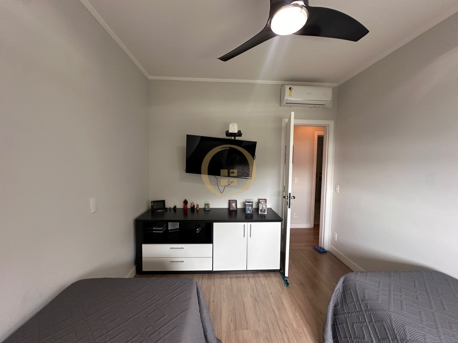 Apartamento Frente ao Mar nas Pitangueiras, Guarujá - SP