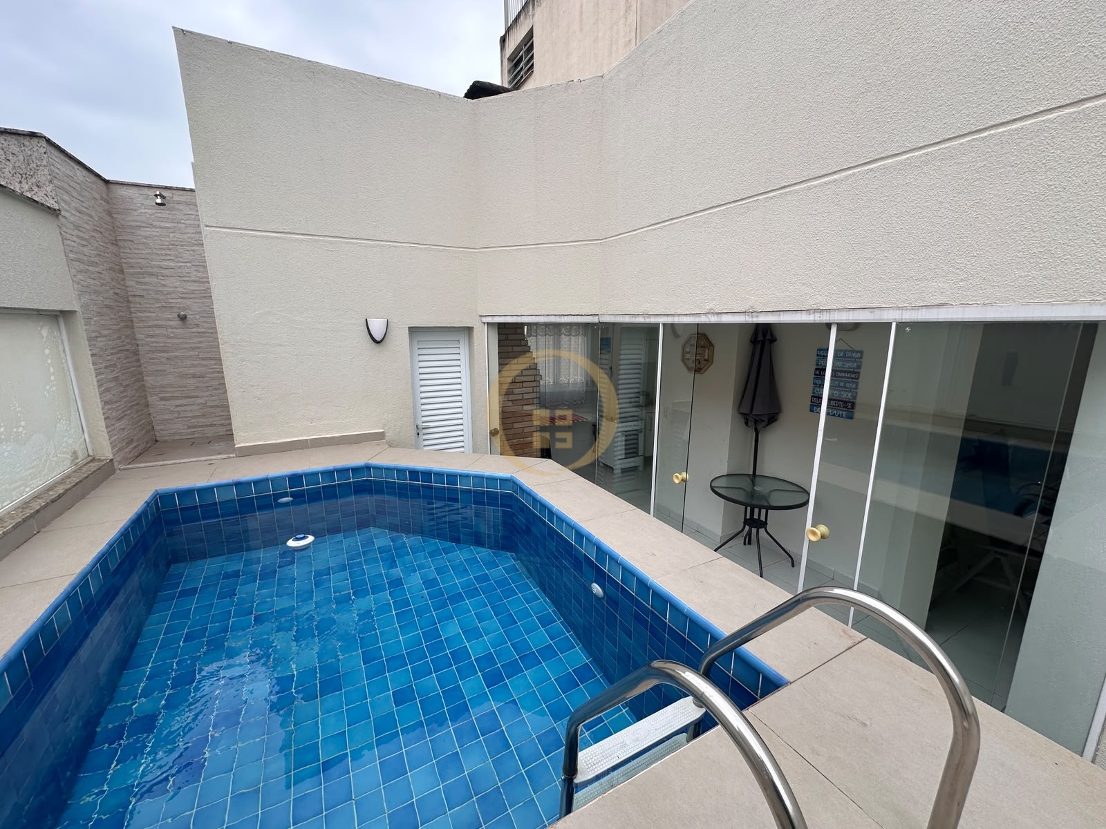 Apartamento-4-dormitorios-Pitangueiras